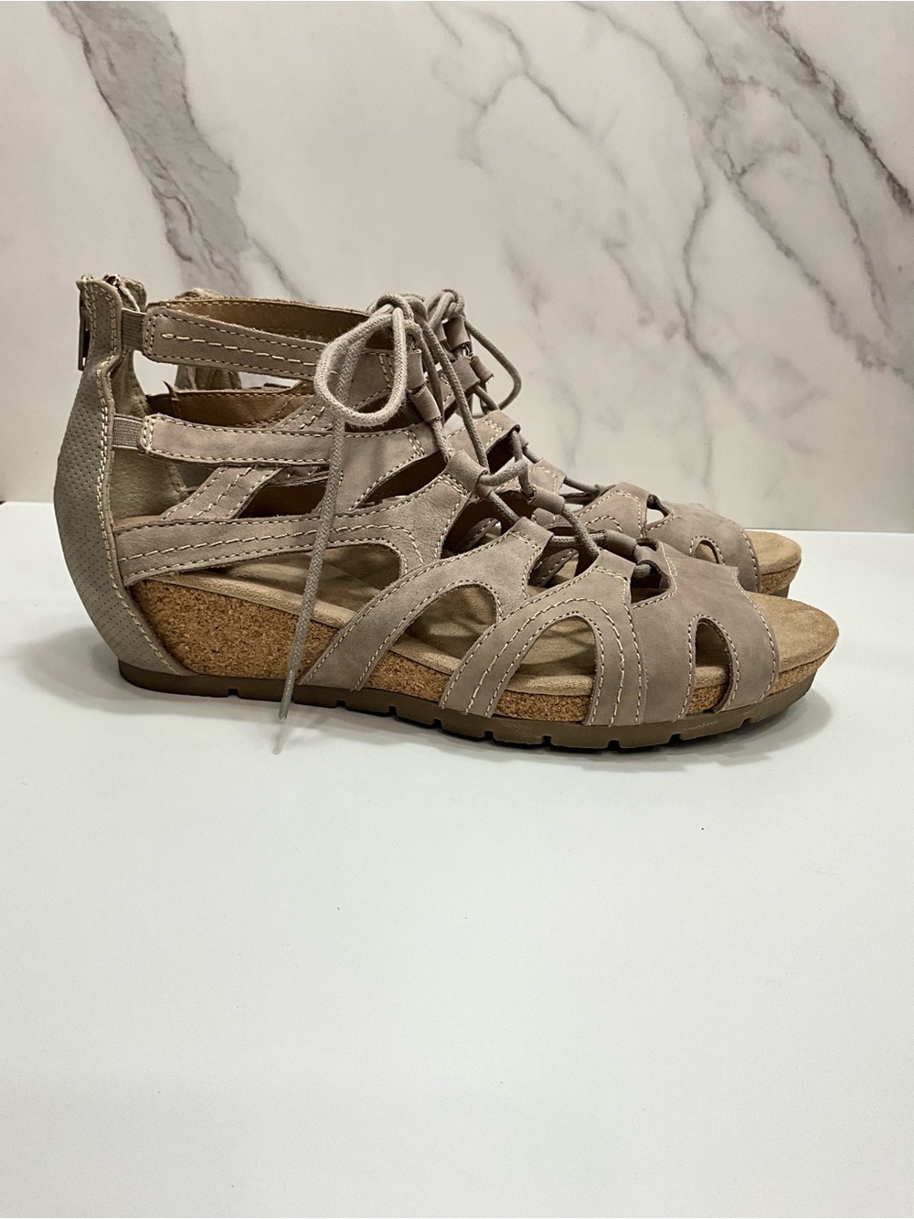 EARTH ORIGINS Kendra Taupe Lace Up Cutout Cork Wedge Sandals 9.5W